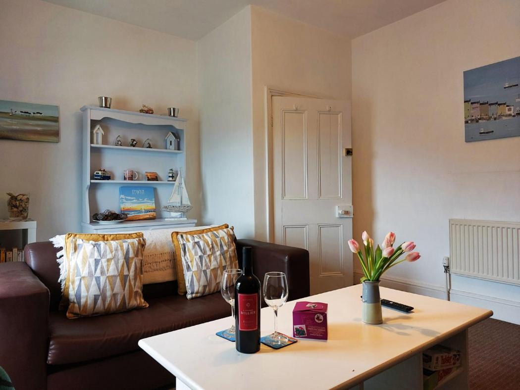 Salt Marsh Apartment Tywyn Exterior photo