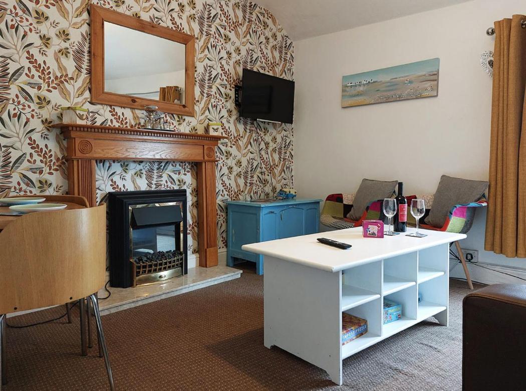 Salt Marsh Apartment Tywyn Exterior photo