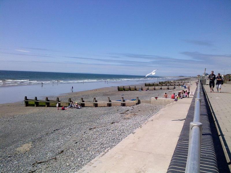 Salt Marsh Apartment Tywyn Exterior photo